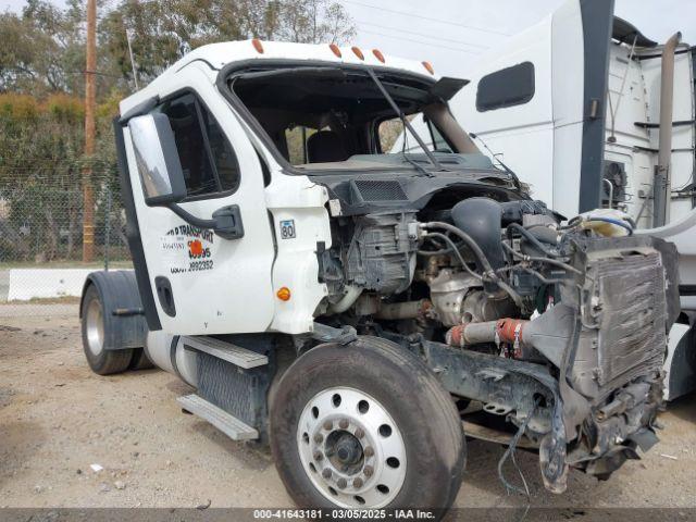  Salvage Freightliner Cascadia 125