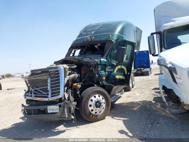  Salvage Freightliner Cascadia 125