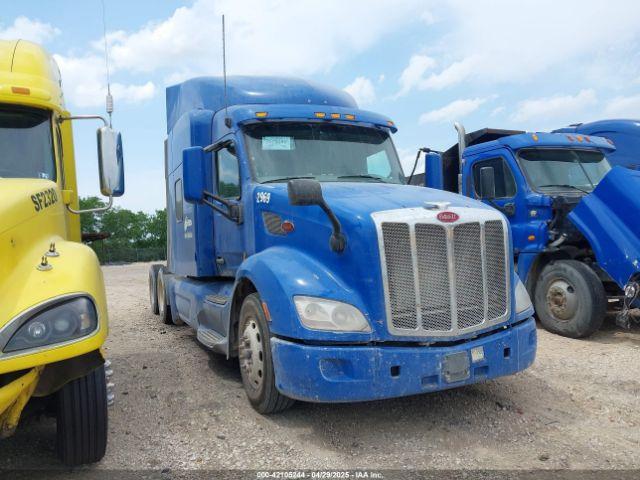  Salvage Peterbilt 579