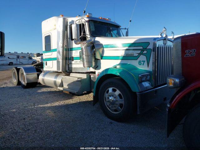  Salvage Kenworth W900