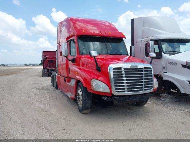  Salvage Freightliner Cascadia 125