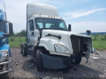  Salvage Freightliner Cascadia 125