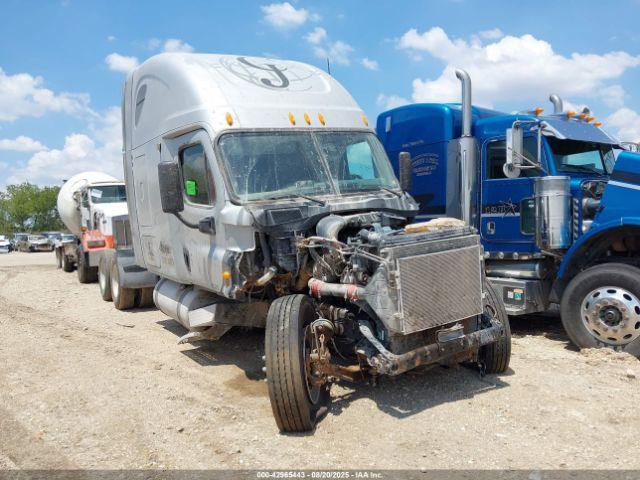  Salvage Freightliner Cascadia 125