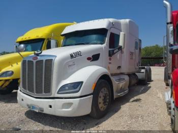  Salvage Peterbilt 579