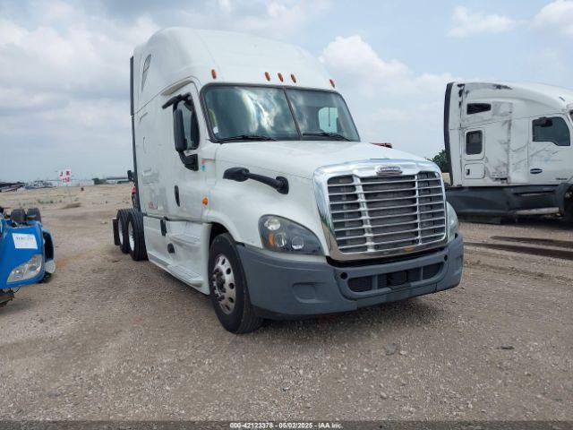  Salvage Freightliner Cascadia 125